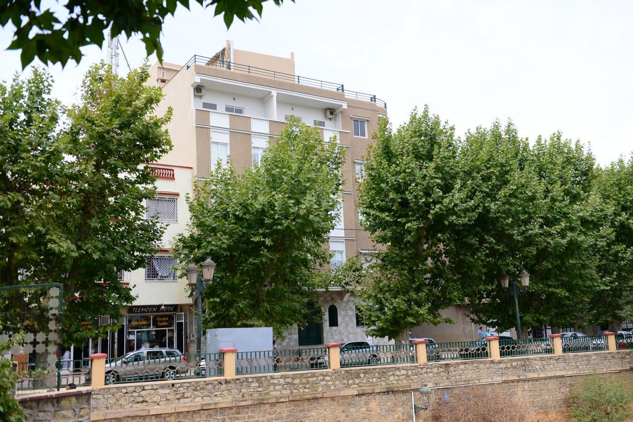 Hotel Grand Bassin Tlemcen ภายนอก รูปภาพ