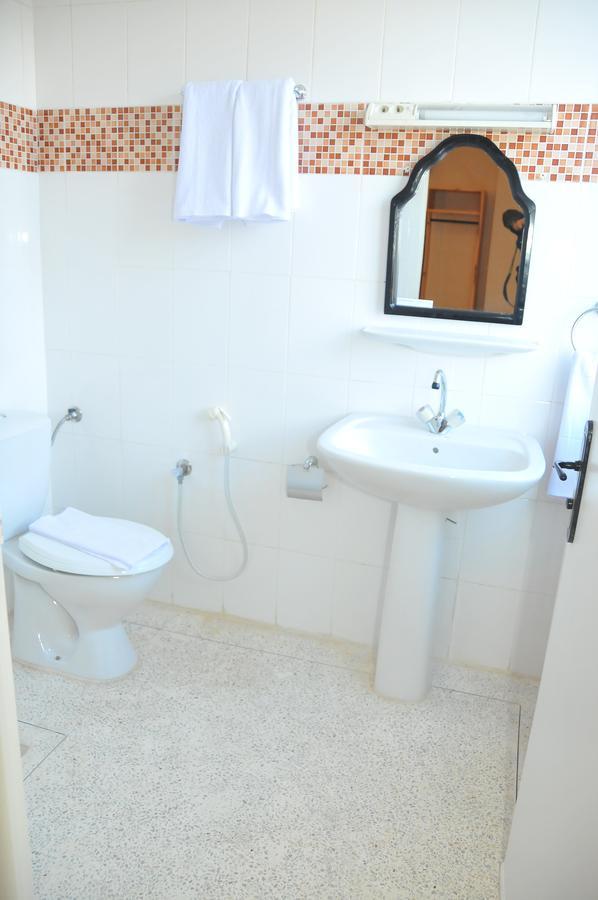 Hotel Grand Bassin Tlemcen ภายนอก รูปภาพ